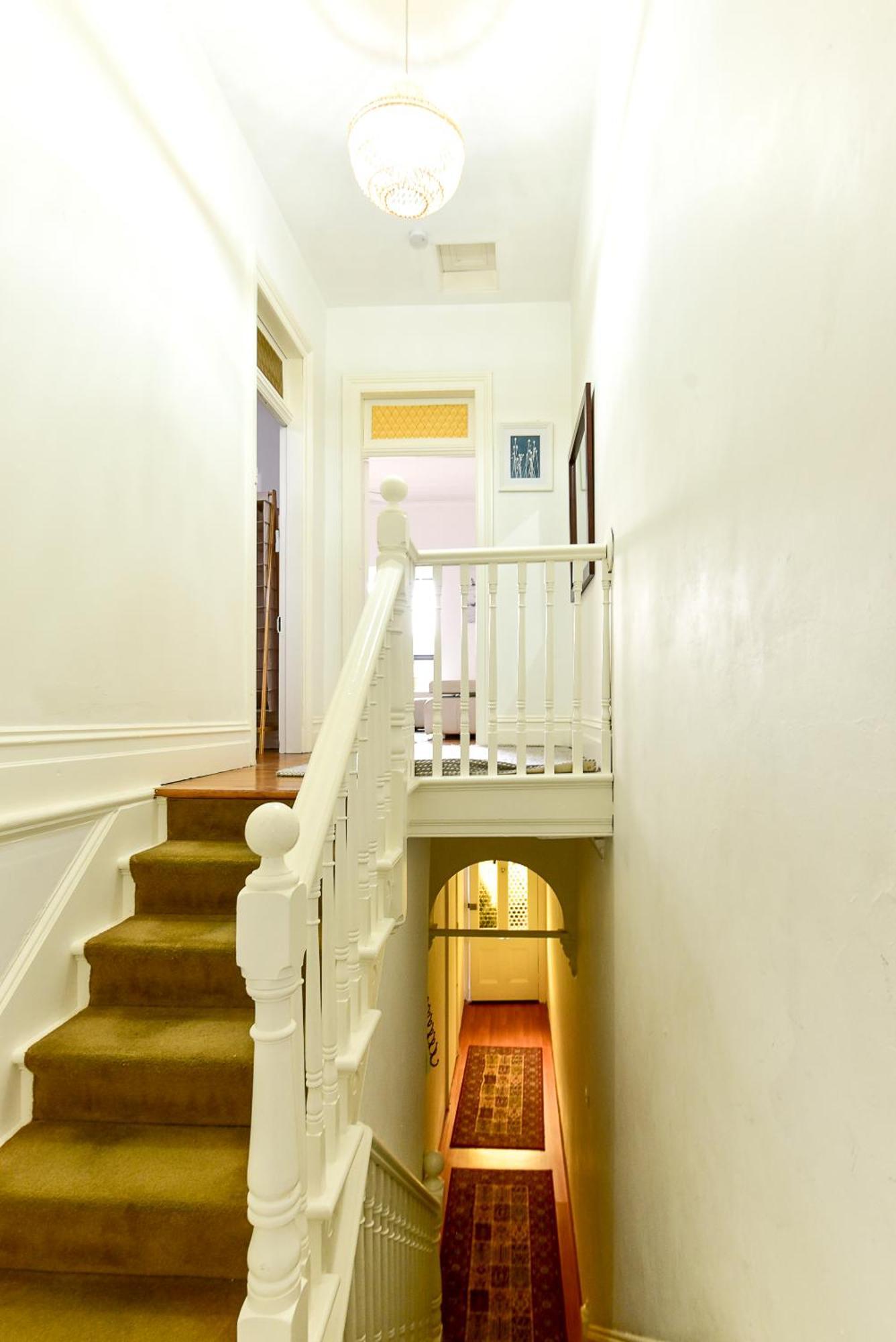 Sunny Apartment In Surry Hills Сидни Екстериор снимка